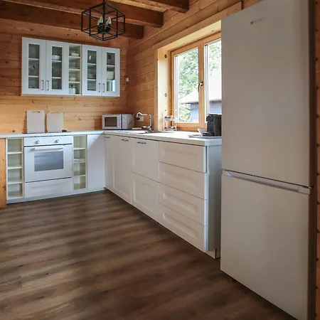 Gemuetliches Holzhaus In *