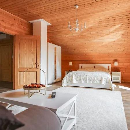 Feriehus Gemuetliches Holzhaus In